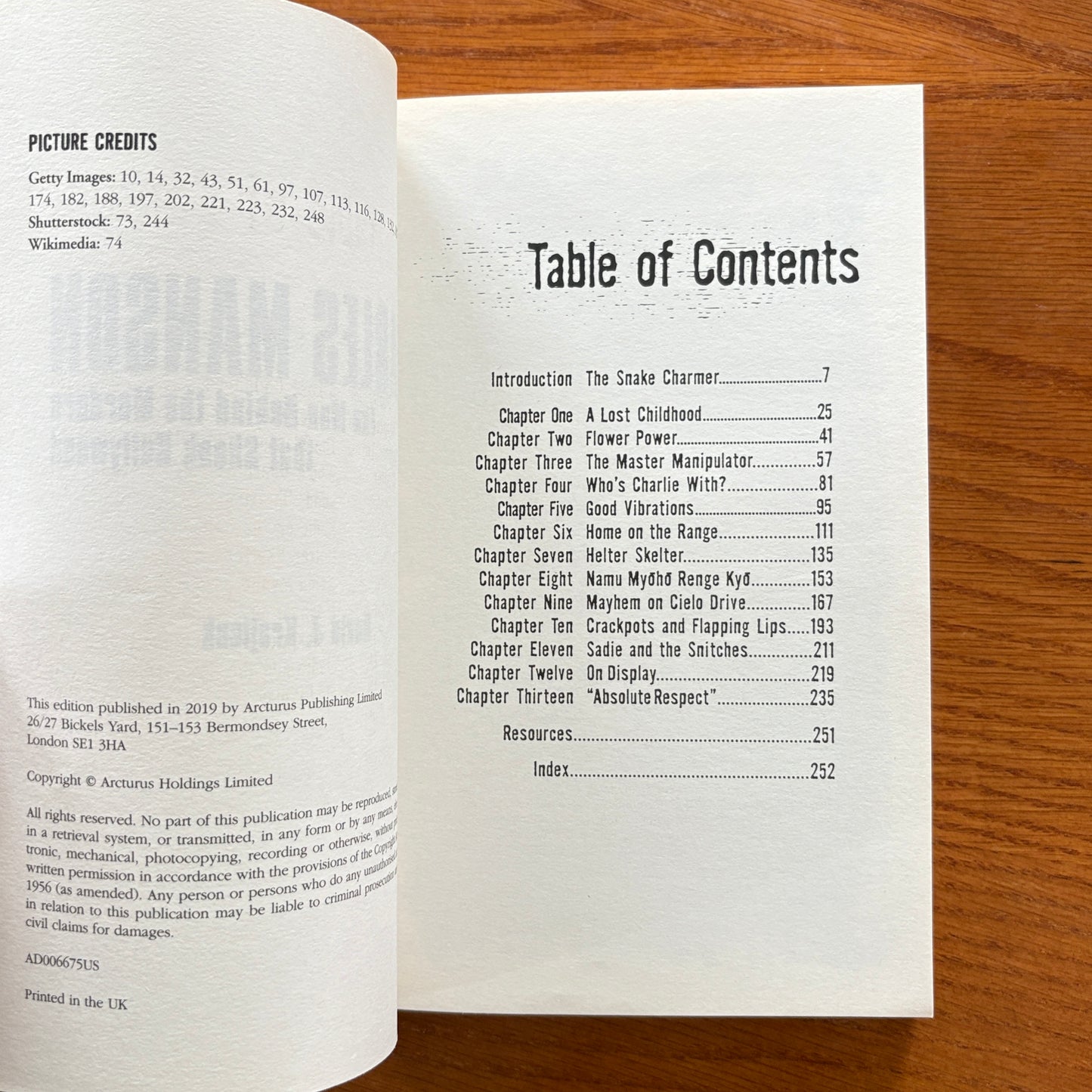 Charles Manson: The Man Behind the Murders that Shook Hollywood - David J. Krajicek