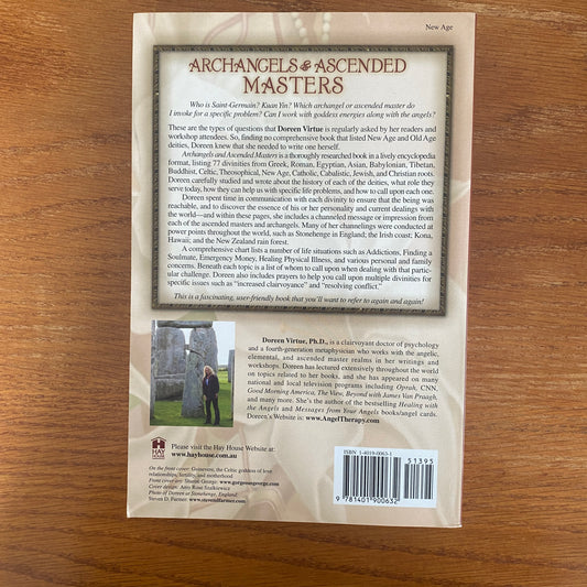 Archangels & Ascended Masters - A Guide to Working and Healing with Divinities and Deities - Doreen Victue, Ph.D