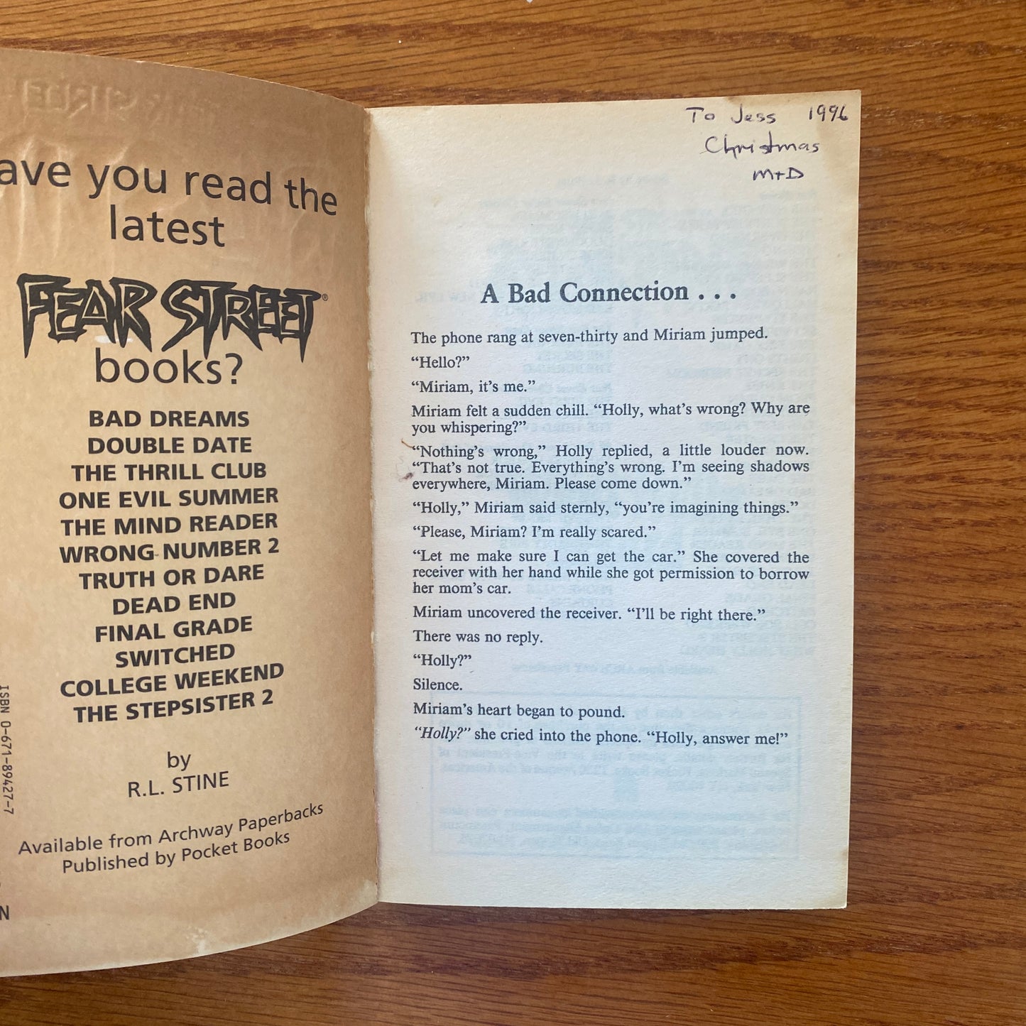 R.L Stine - Fear Street: What Holly Heard