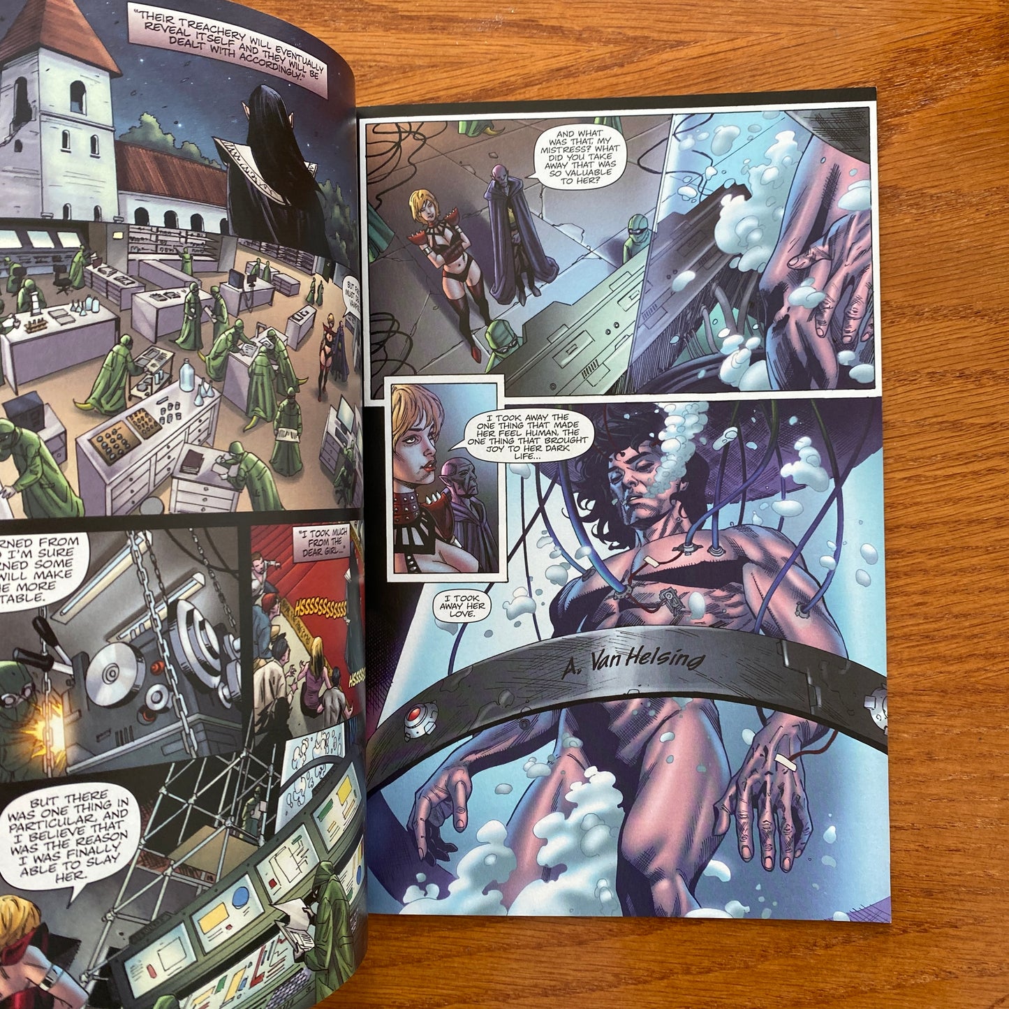 Vengeance of Vampirella #8 1:20 Titan Cosplay Cover