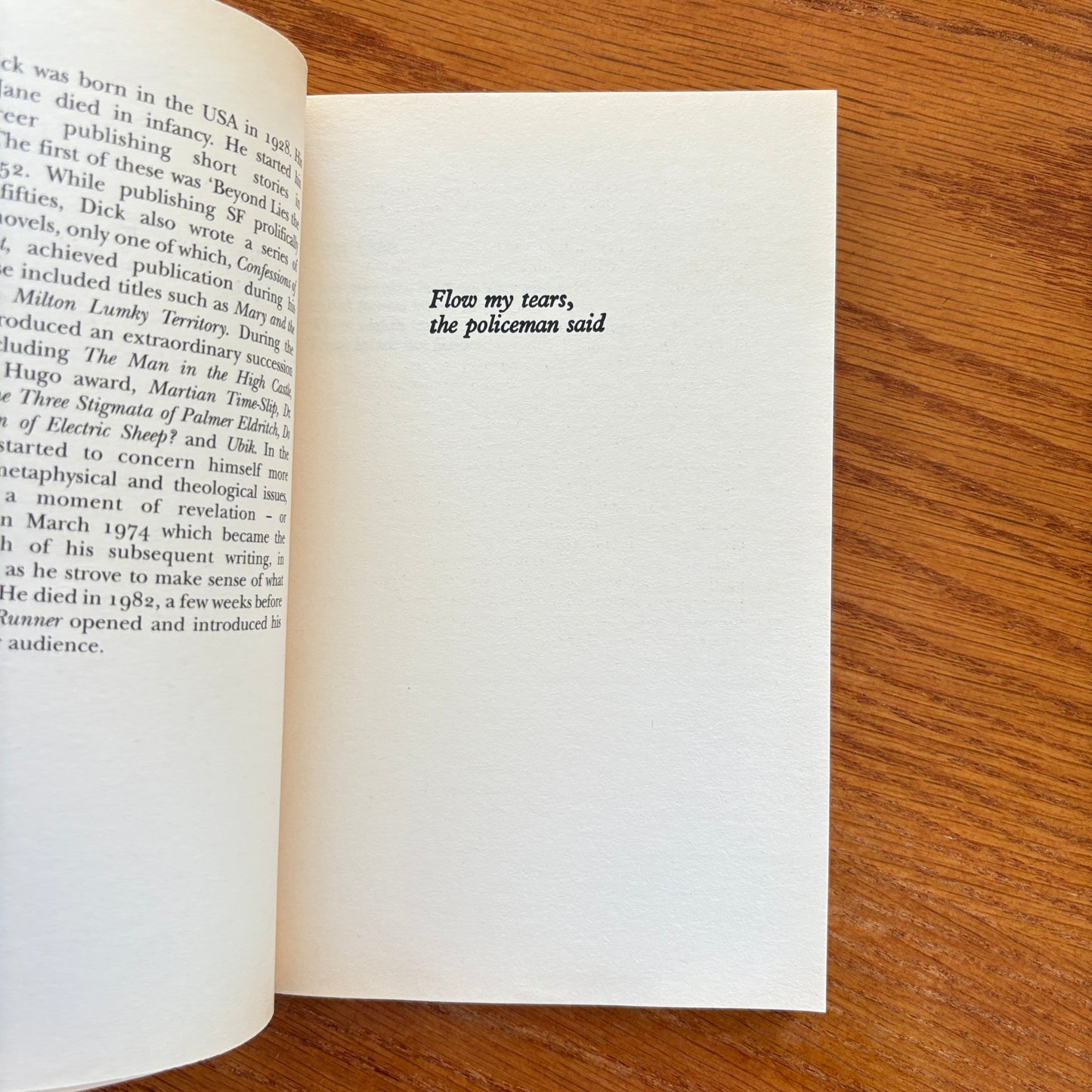 Philip K. Dick - Flow My Tears, The Policeman Said