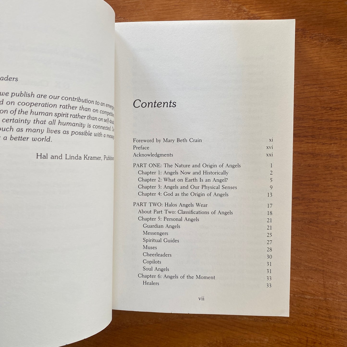 Messengers of Light: The Angels Guide to Spiritual Growth - Terry Lynn Taylor