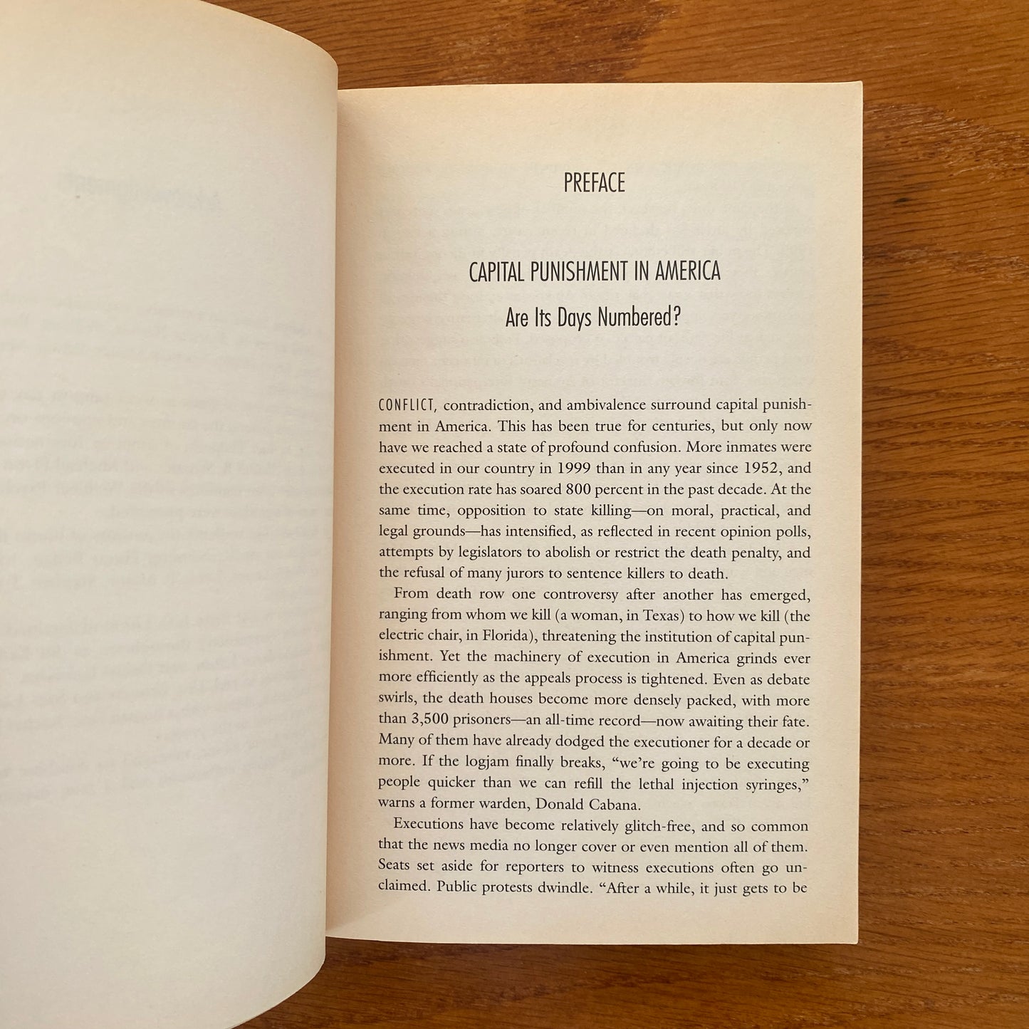 Who Owns Death? Capital Punishment, The American Conscience And The End Of Executions - Robert Jay Lifton & Greg Mitchell