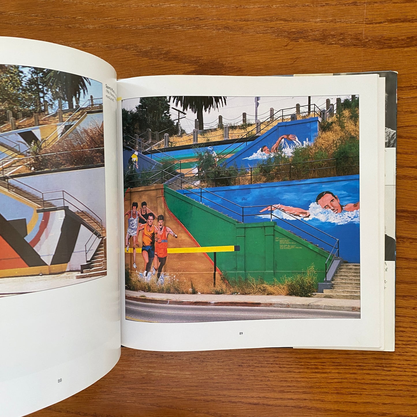 Wall Art: Megamurals and Supergraphics - Stefan Merken & Betty Merken