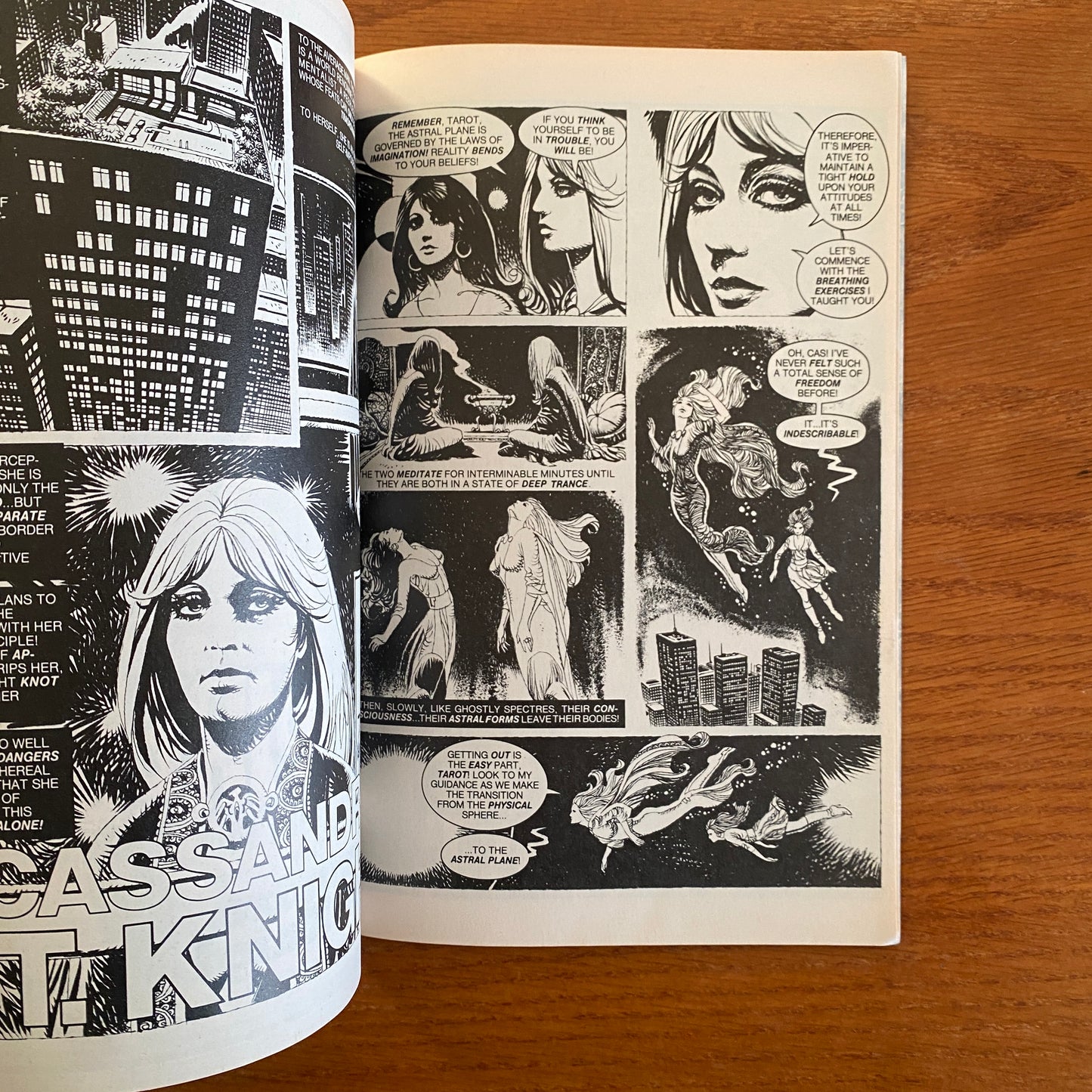 Vampirella Retro #1 - Warren Ellis