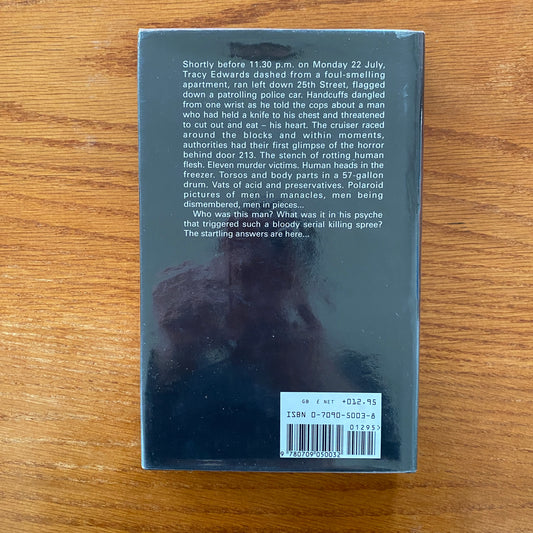 Milwaukee Massacre: Jeffrey Dahmer and the Milwaukee Murders - Robert J. Dvorchak & Lisa Holewa