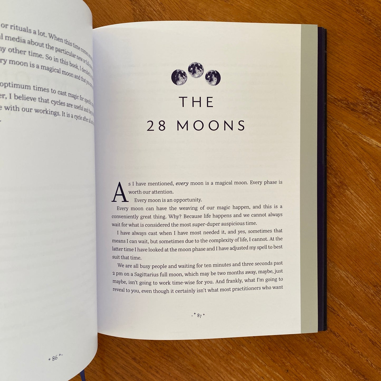 The Enchanted Moon: The Ultimate Book of Lunar Magic - Stacey Demarco