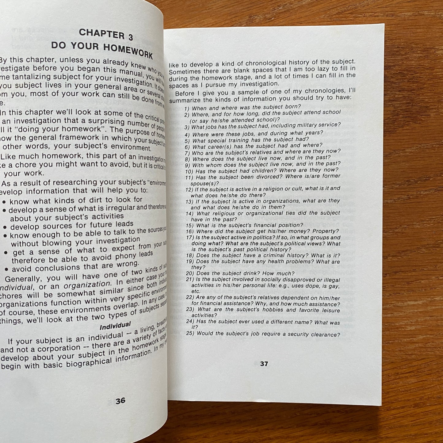 The Muckrakers Manual: How to Do Your Own Investigative Reporting - M. Harry