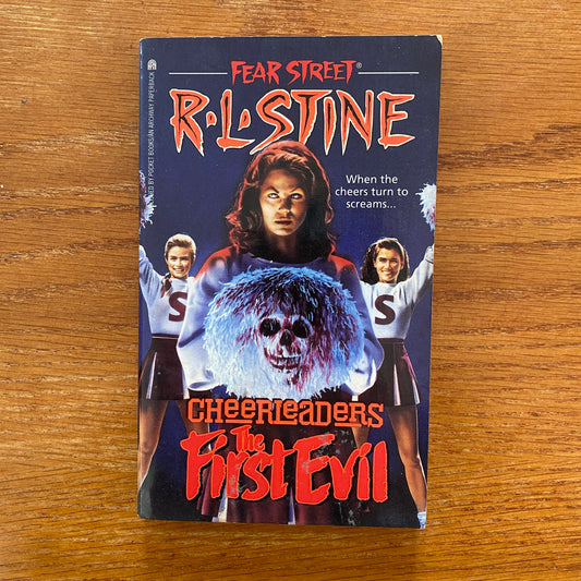 R.L Stine - Fear Street: Cheerleaders - The First Evil
