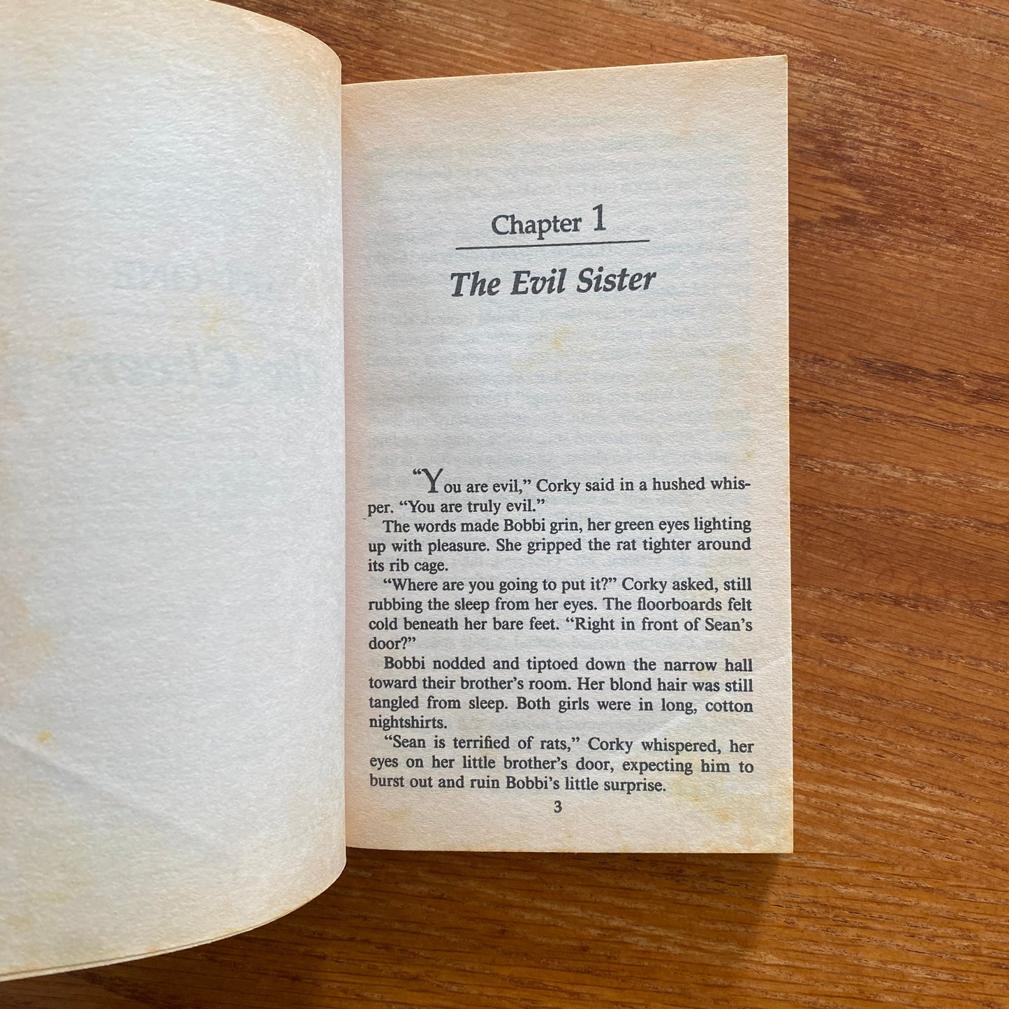 R.L Stine - Fear Street: Cheerleaders - The First Evil