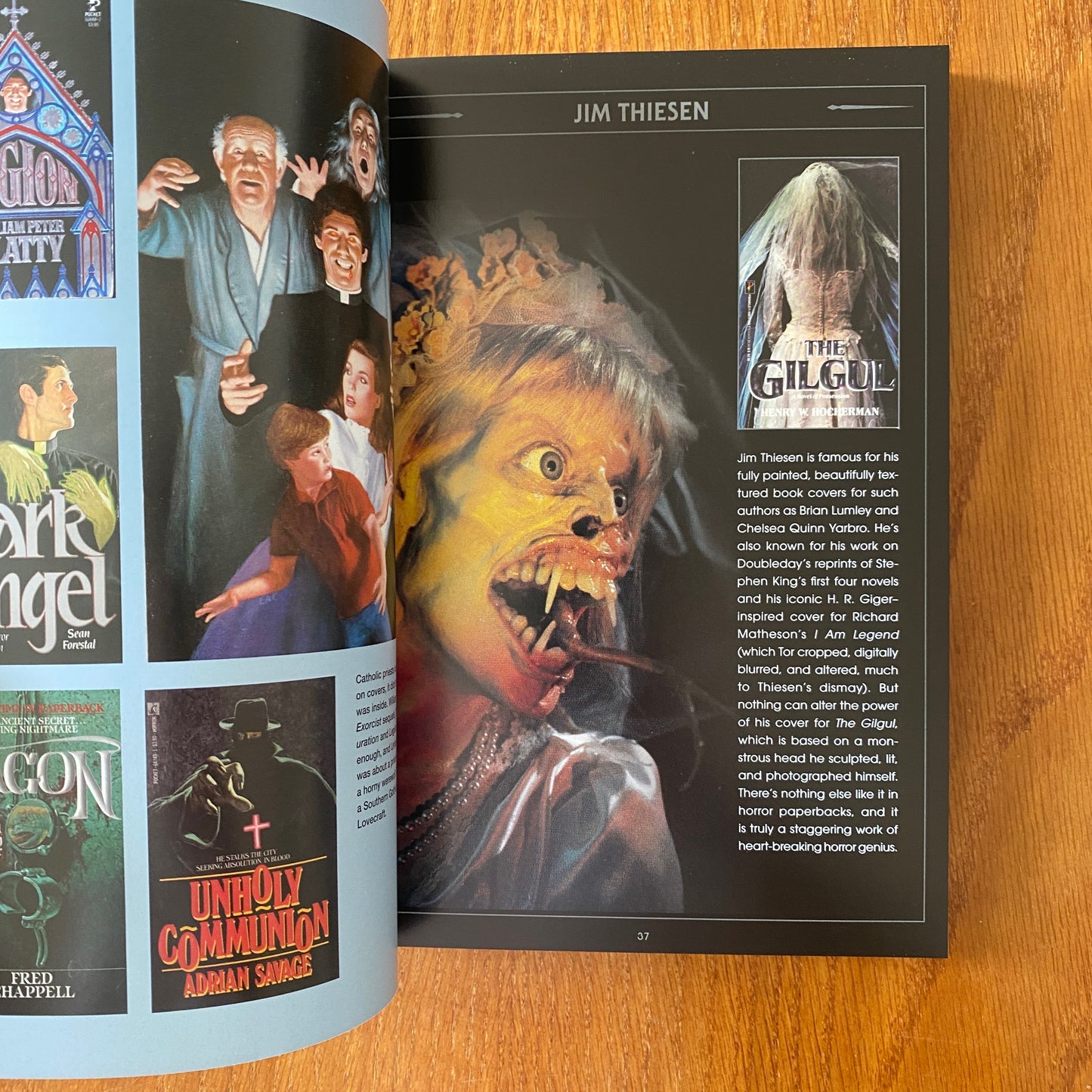 Paperbacks from Hell: The Twisted History of '70s and '80s Horror Fiction Paperback - Grady Hendrix