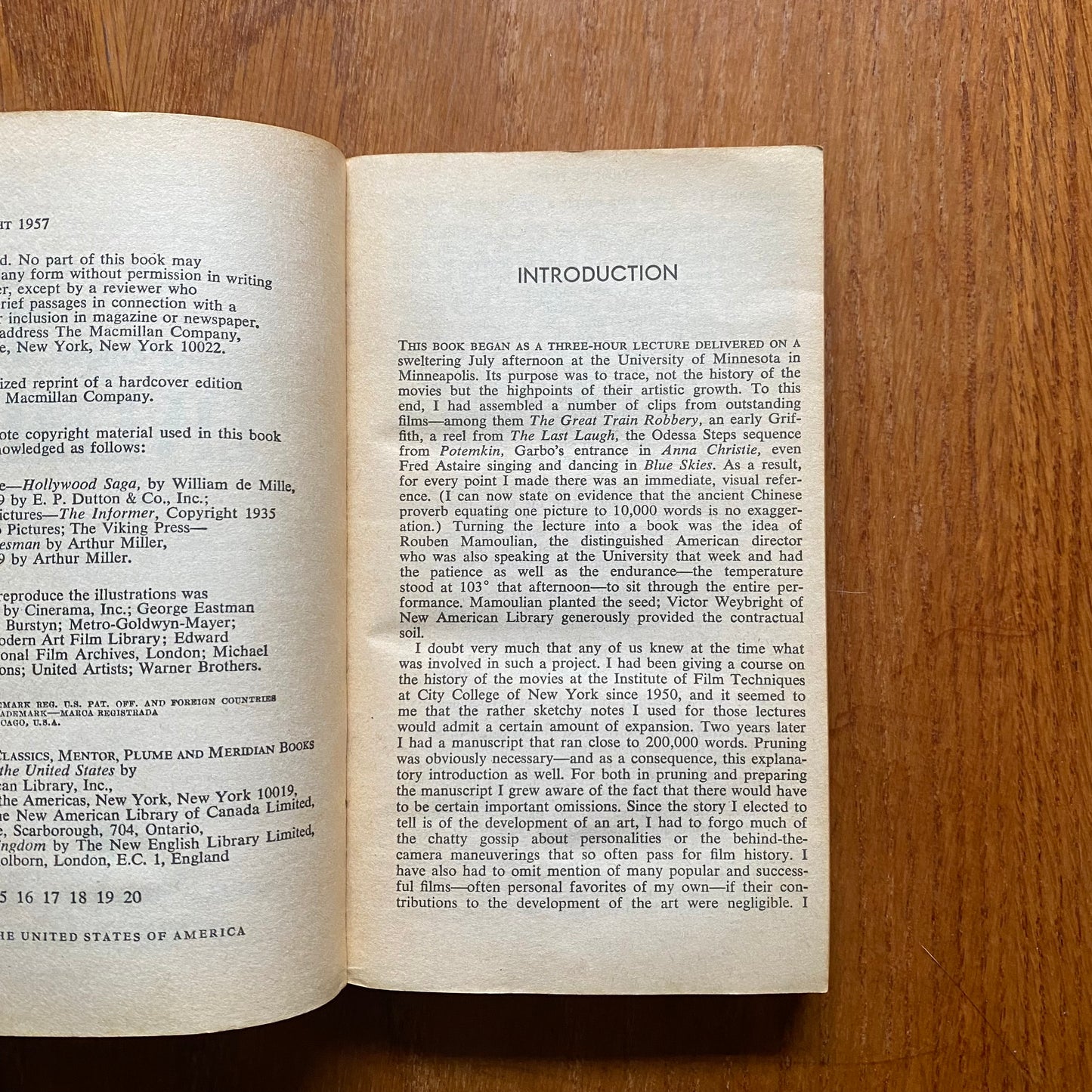 The Liveliest Art Mass Market Paperback - Arthur Knight