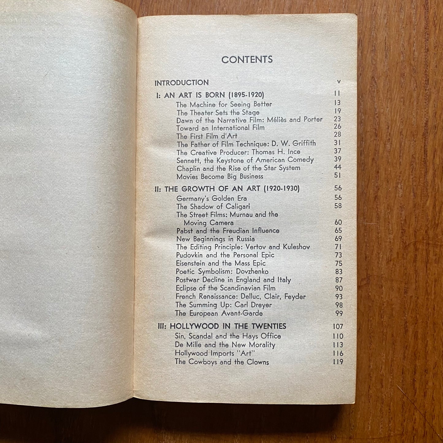 The Liveliest Art Mass Market Paperback - Arthur Knight