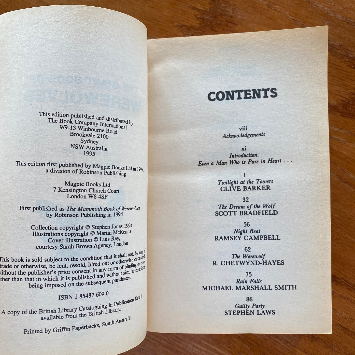 The Giant Book Of Werewolves - Clive Barker & More