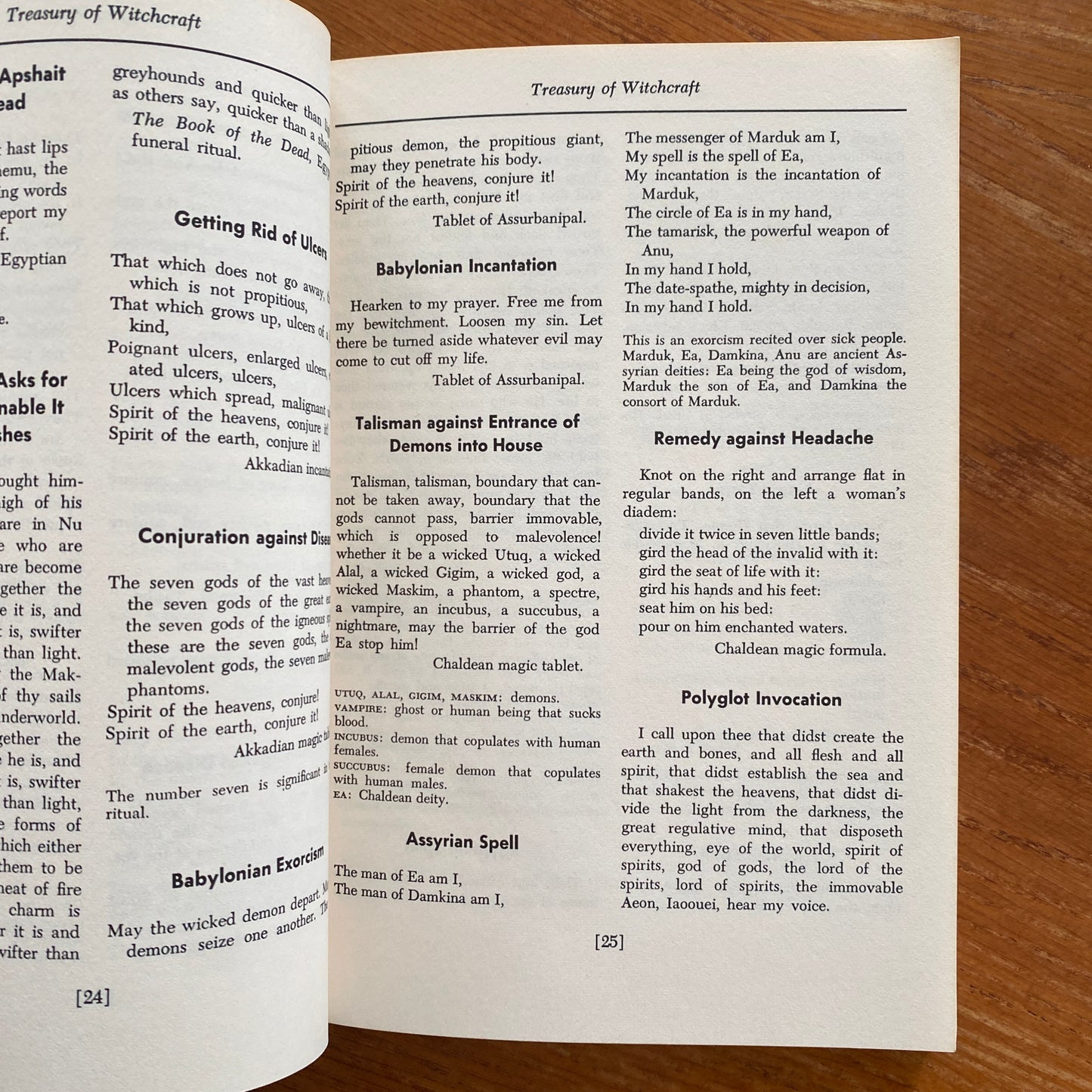 A Treasury of Witchcraft - Harry E. Wedeck