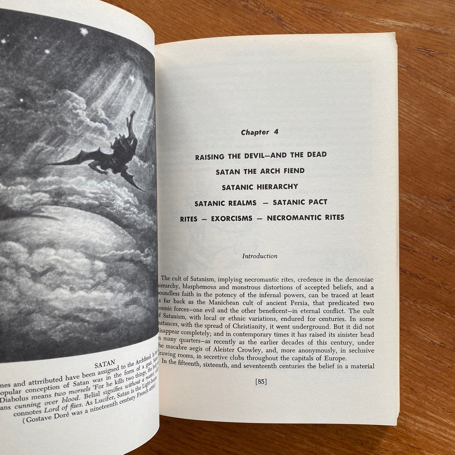 A Treasury of Witchcraft - Harry E. Wedeck