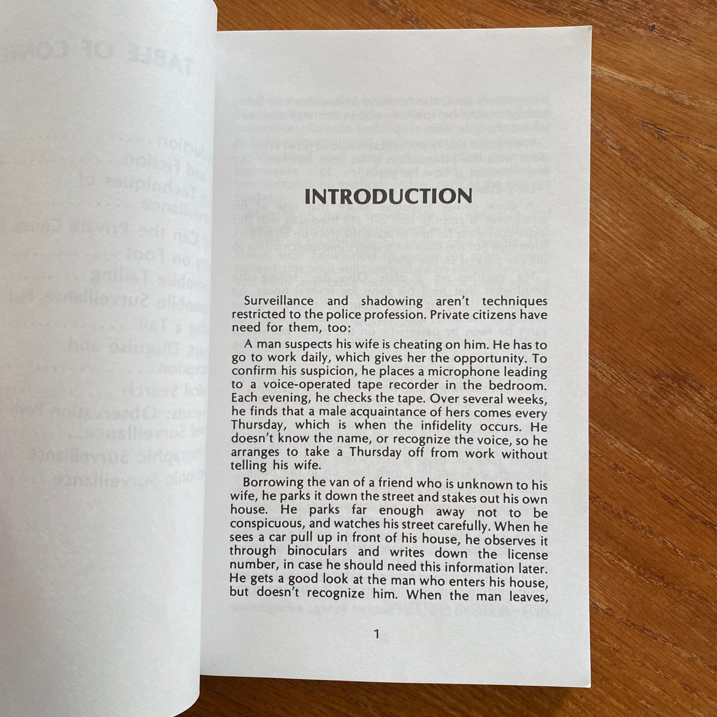 Shadowing and Surveillance: A Complete Guidebook - Burt Rapp