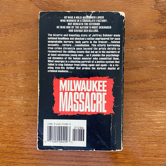 Milwaukee Massacre - Robert J. Dvorchak & Loisa Holewa