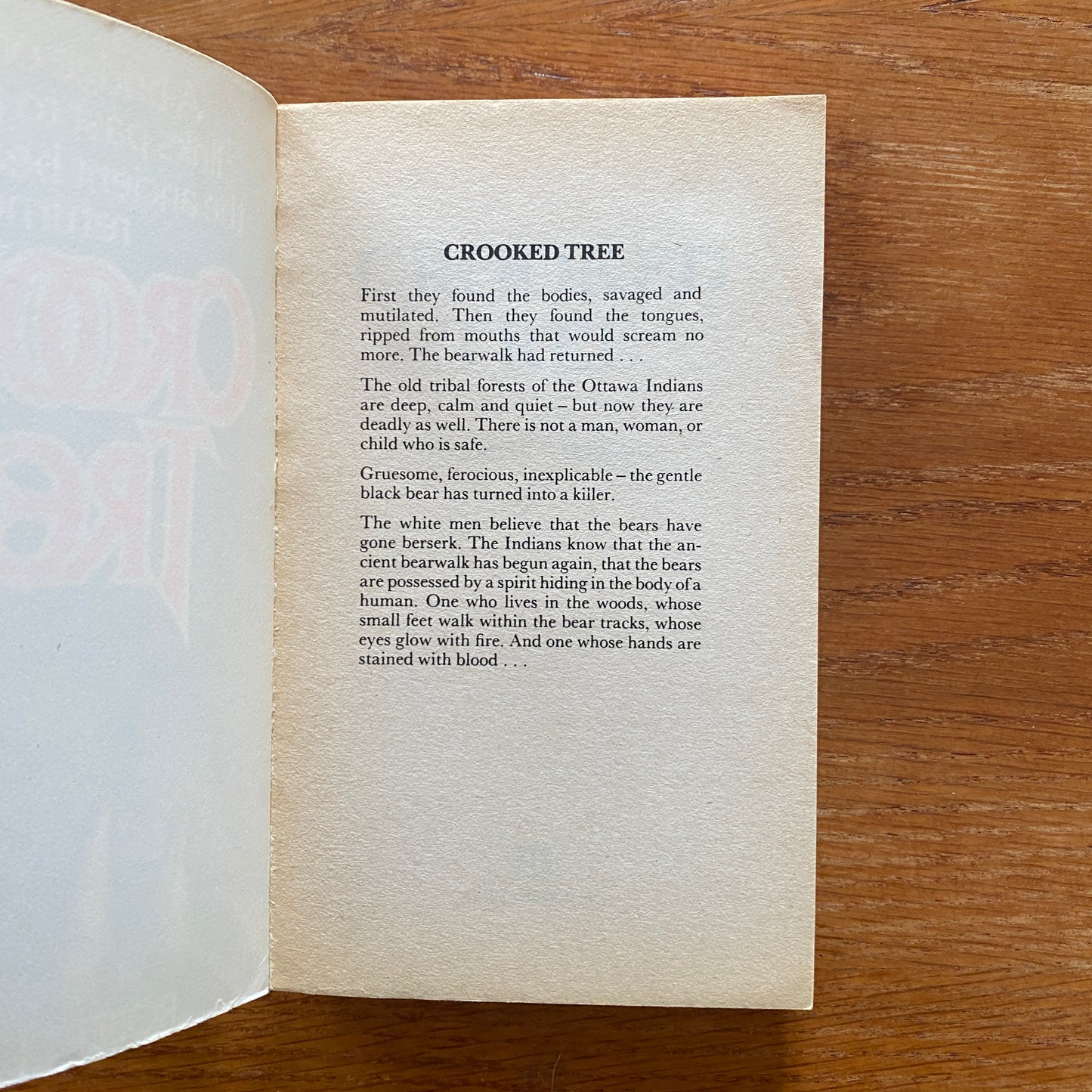 Crooked tree - Robert C. Wilson