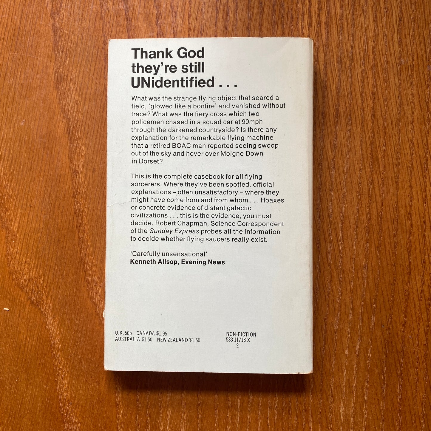 UFO Flying Saucers Over Britain - Robert Chapman