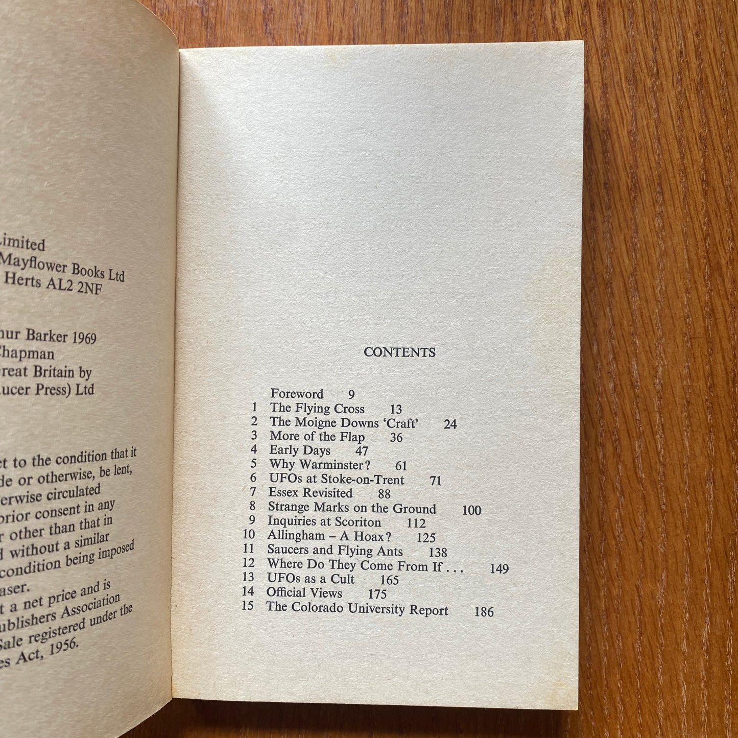 UFO Flying Saucers Over Britain - Robert Chapman