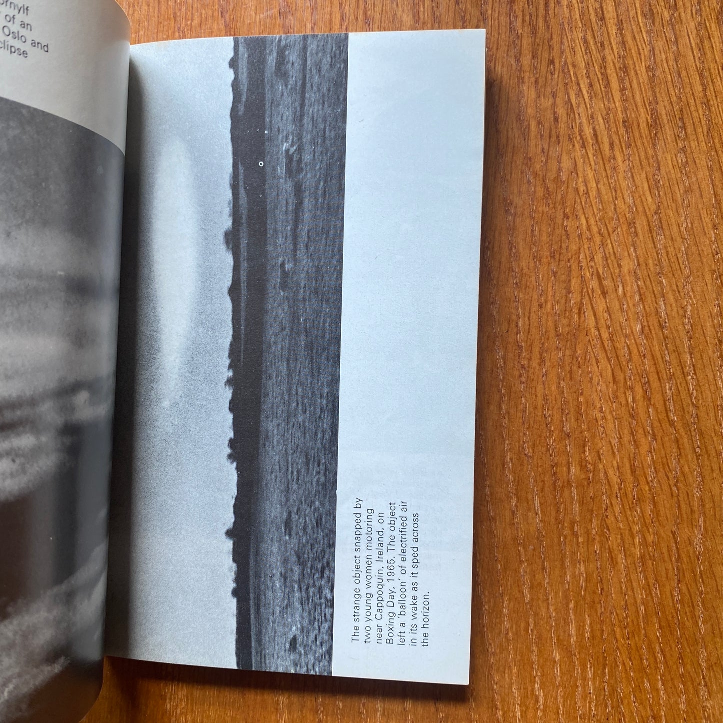 UFO Flying Saucers Over Britain - Robert Chapman