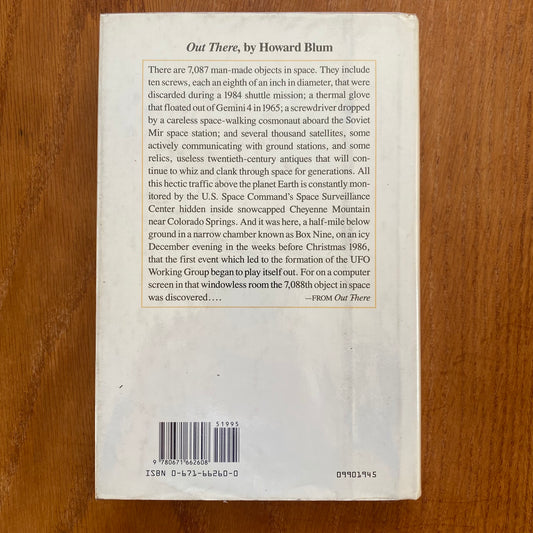 Out There: The Government's Secret Quest for Extraterrestrials - Howard Blum