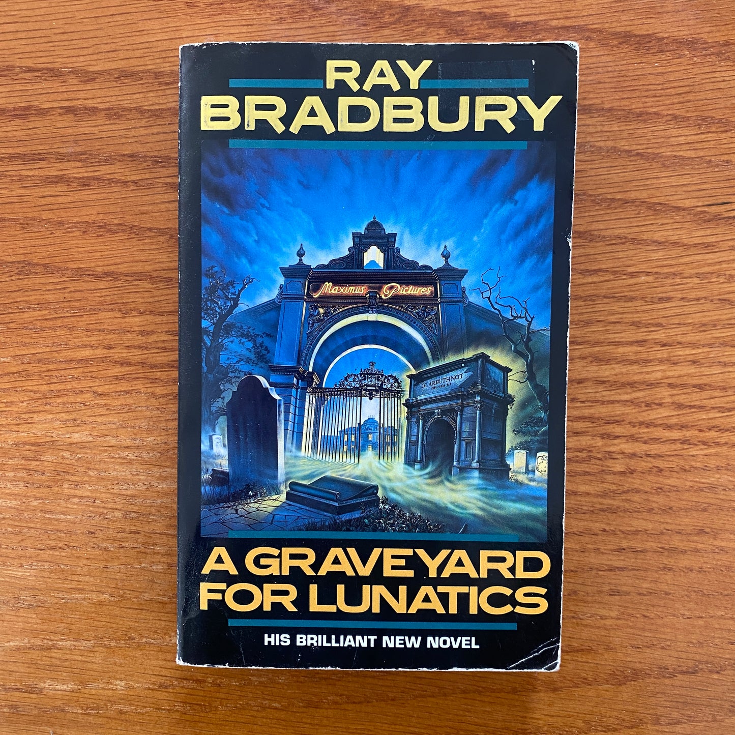 Ray Bradbury - A Graveyard For Lunatics