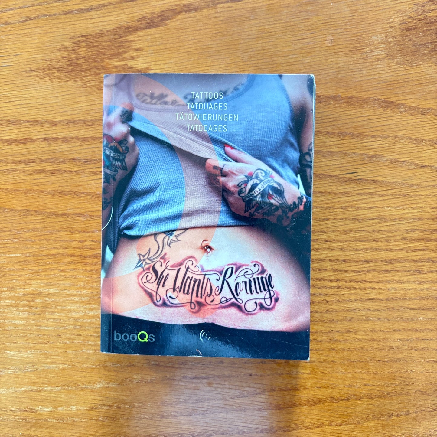 Tattoos / Tatouages / Tätowierungen / Tatoeages - Booqs