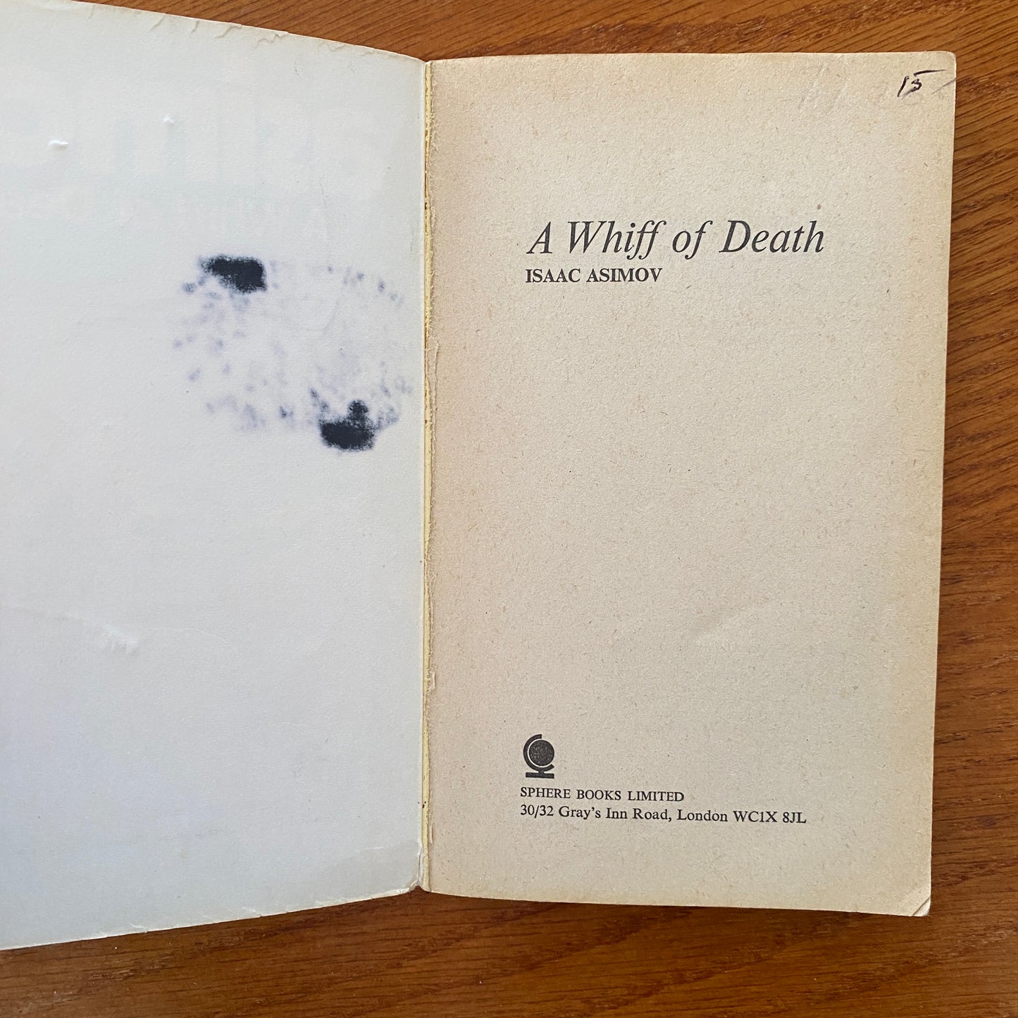 Isaac Asimov - A Whiff Of Death