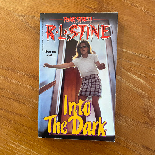 R.L Stine - Fear Street: Into the Dark