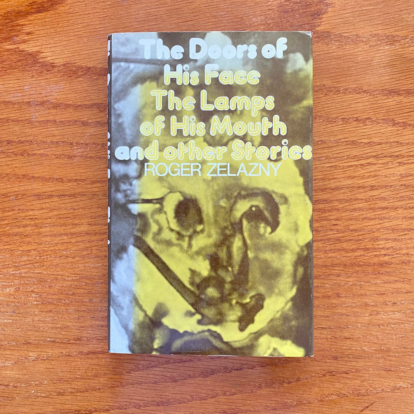 Roger Zelaney - The Doors of His Face The Lamps of His Mouth and other Stories