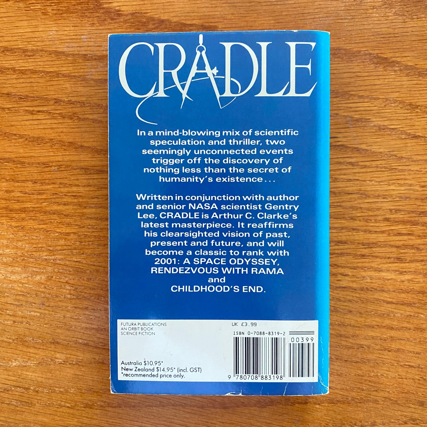 Arthur C. Clarke & Gentry Lee - Cradle