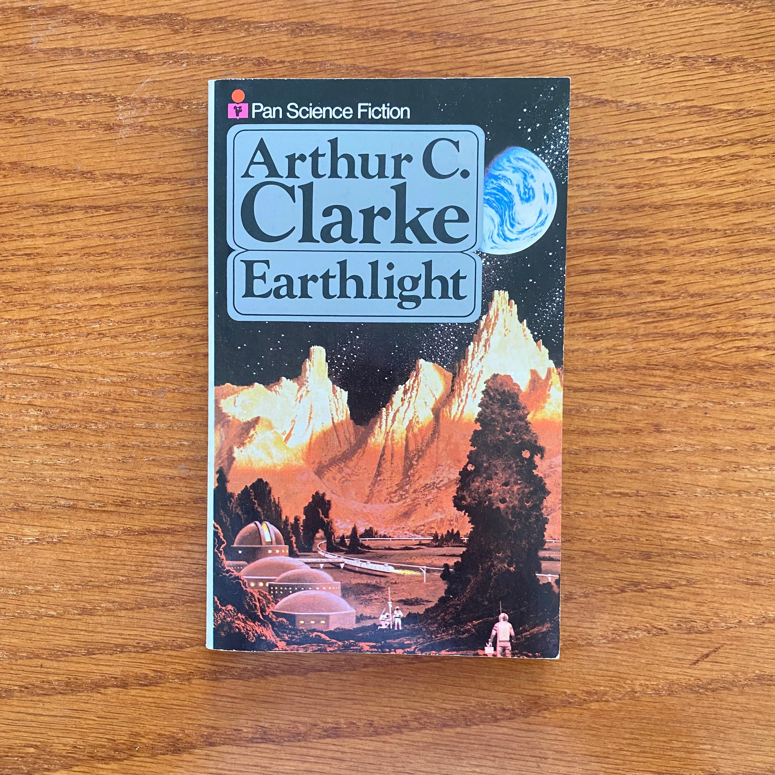 Arthur C. Clarke - Earthlight – Rumorbooks