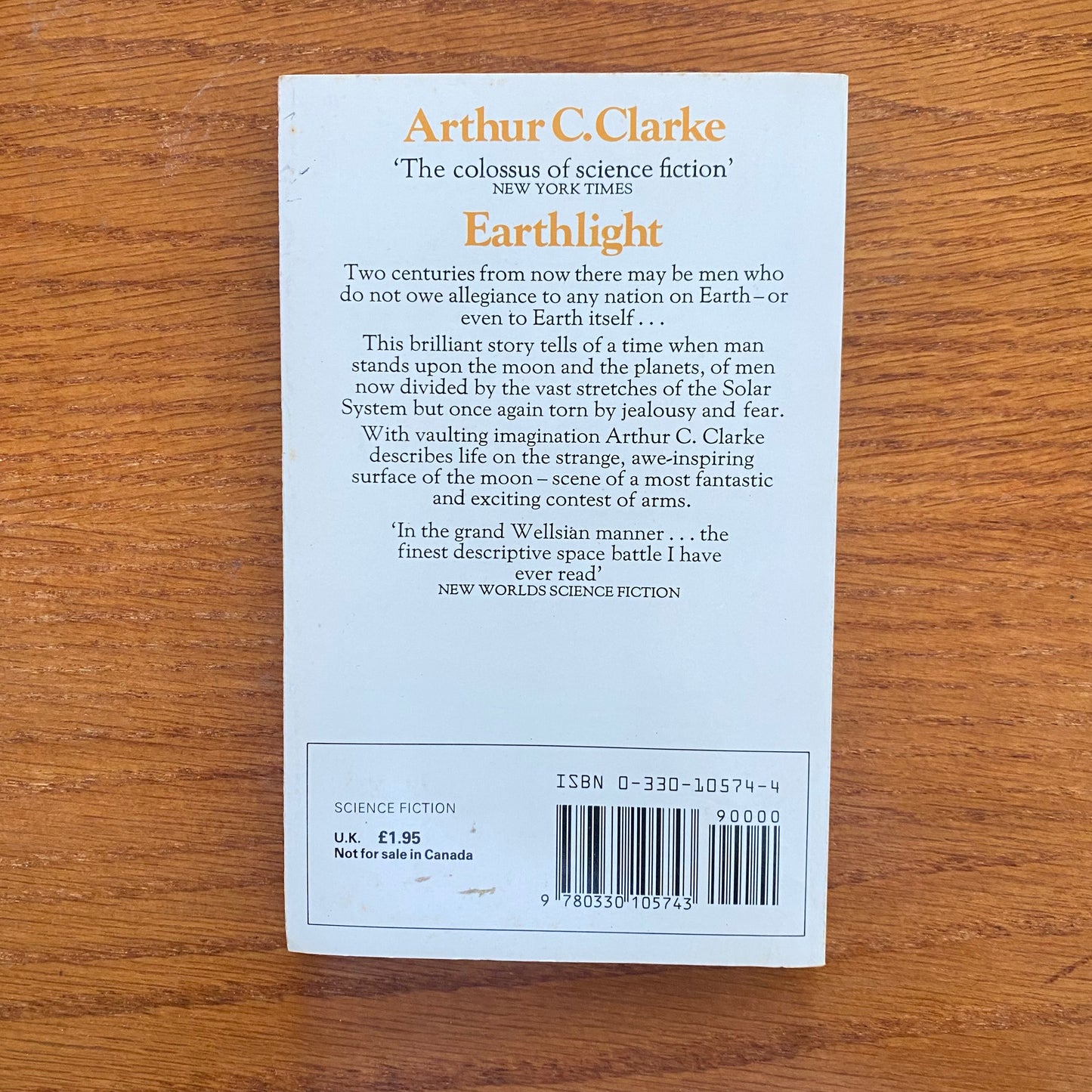 Arthur C. Clarke - Earthlight