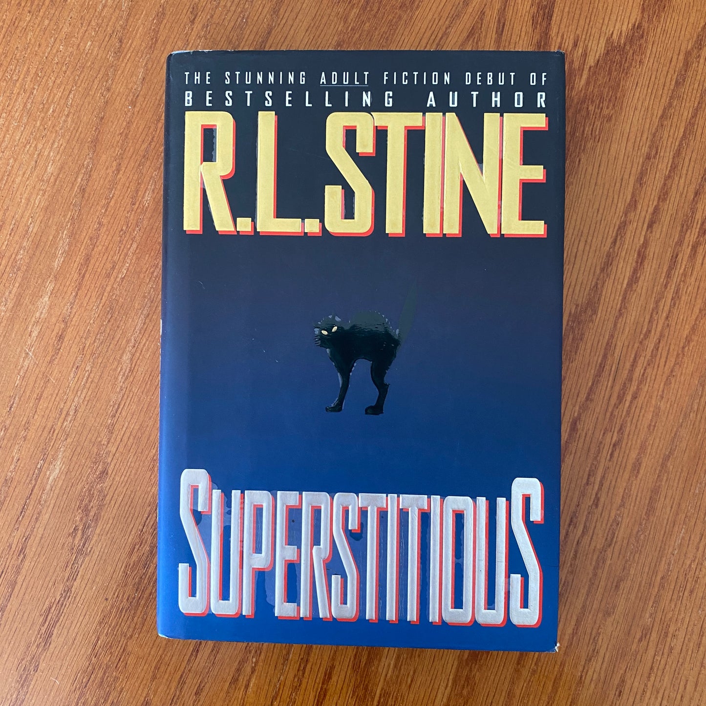 R.L Stine - Superstitious