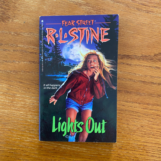 R.L Stine - Fear Street: Lights Out