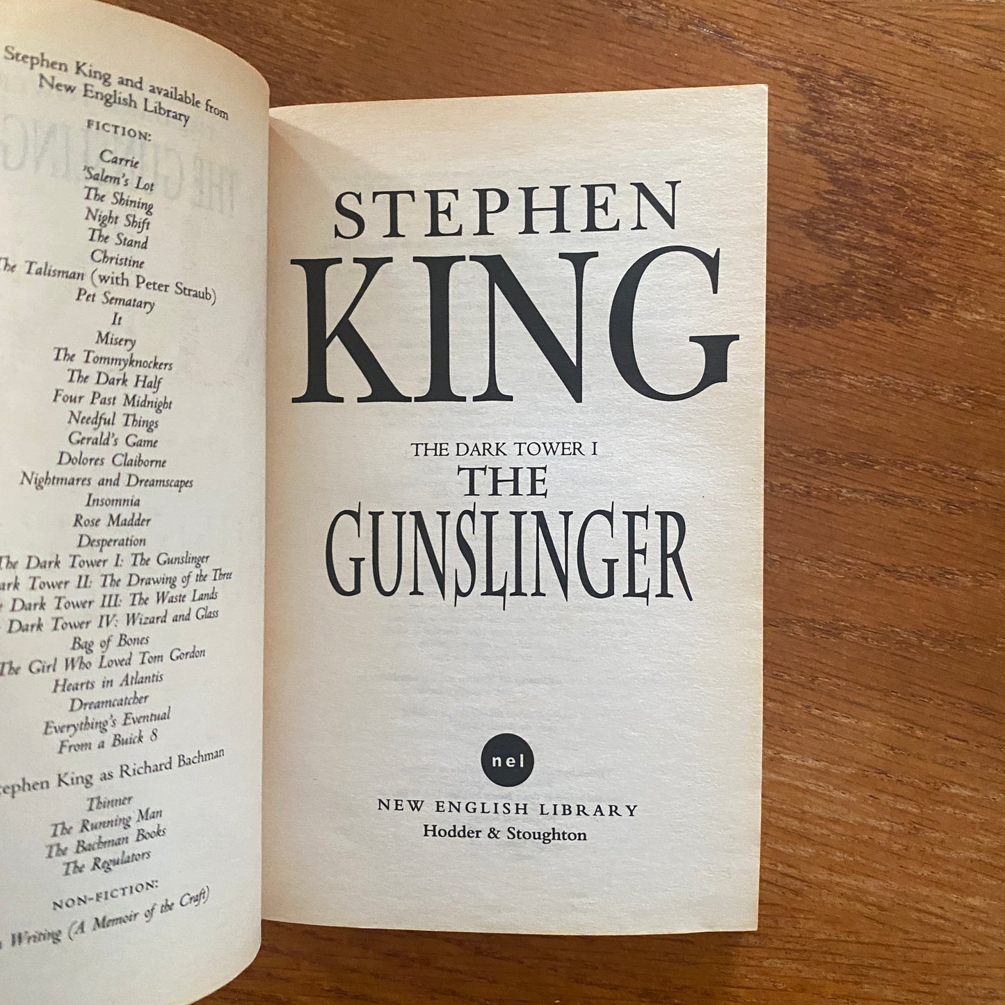 The Dark Tower I: The Gunslinger - Stephen King