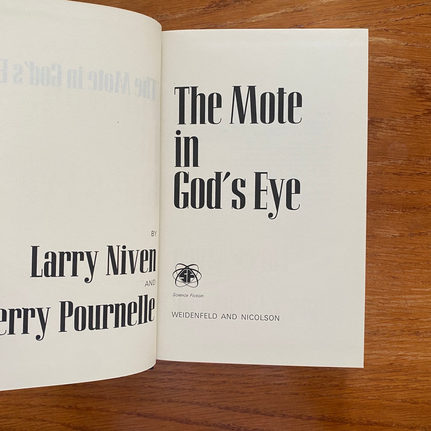 The Mote In God's Eye - Jerry Pournelle & Larry Niven